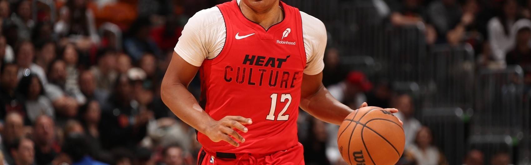 乐鱼集团-斯波：德鲁·史密斯防守无处不在 是联盟最有价值防守球员之一