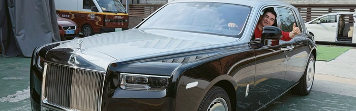 乐鱼专属资源-陈光标赠张雪1300万劳斯莱斯，赞其撑起中国摩托车希望|幻影|赛车|葡萄牙|南京|锦标赛_新浪体育_新浪新闻