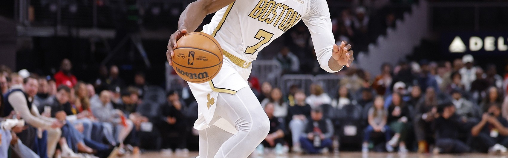 霍勒迪：布朗和绿军全队用行动回击质疑 赛季初外界没人看好他们