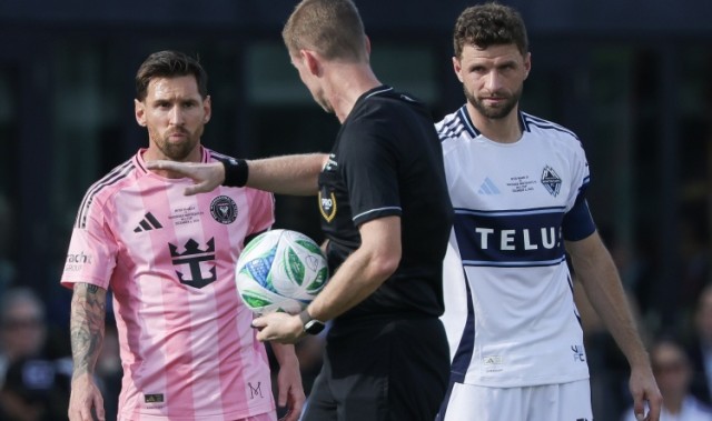 穆勒：C罗在场上肢体语言值得商榷 他是纯粹的射手而梅西无所不能